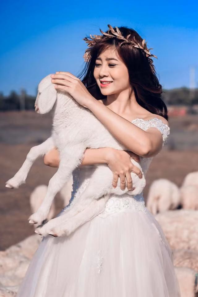 Hari Won, Anh Vu va nhung nghe si Viet chien thang benh ung thu