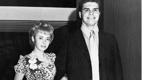 Juliane Koepcke cùng cha cô hôm nhận bằng tốt nghiệp trung học, nửa tháng trước ngày rơi máy bay.