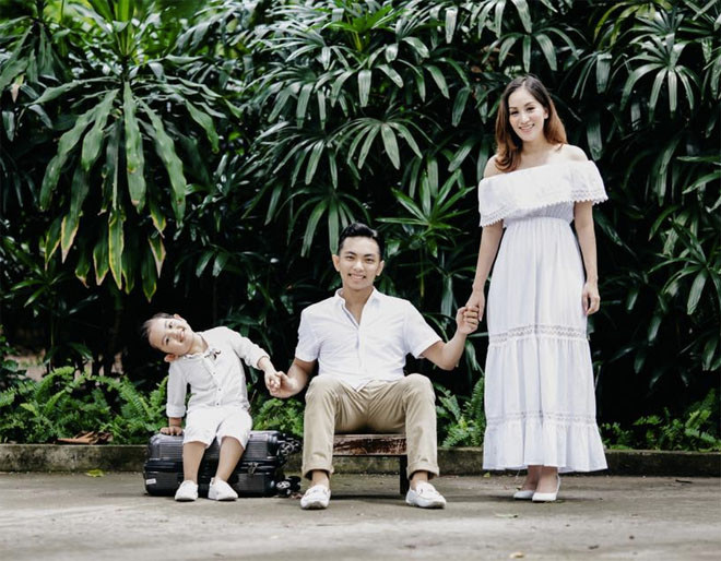 Khi được hỏi liệu Khánh Thi có nghĩ đến con đường mới, buông bỏ cuộc hôn nhân với Phan Hiển hay không, người đẹp trả lời: “Nghĩ thì nghĩ đến rồi, nhưng là hồi mới sinh bé Kubi kìa. Còn giờ thì tôi đã có hai đứa rồi, ai dại gì vừa sinh con một tháng lại bỏ chồng”. Nhờ những lời đáp trả khéo léo của Khánh Thi mà người hâm mộ thở phào nhẹ nhõm.