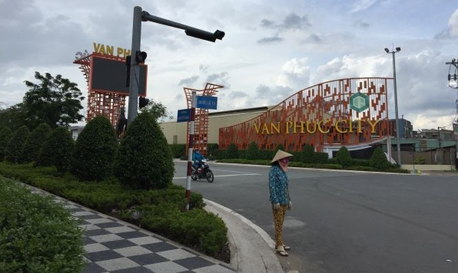 Dự án Vạn Phúc City này từng được xem là “kiệt tác bên sông Sài Gòn” của công ty CP Đầu tư và Kinh doanh Địa ốc Vạn Phúc thuộc tập đoàn Đại Phúc.