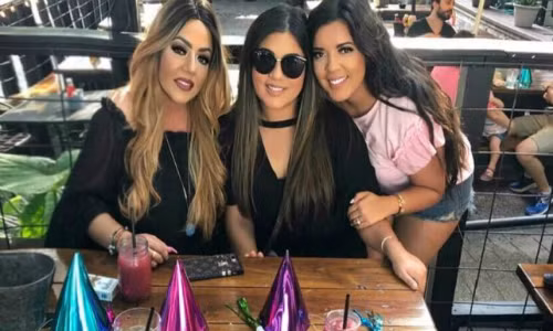 Ba ngoai 45 tuoi tre trung nhu thieu nu doi muoi khien bao nguoi ngo ngang-Hinh-2