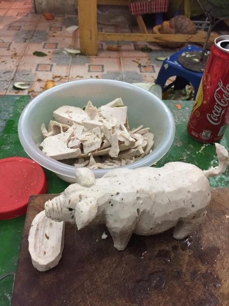 Một số vụ việc tương tự từng khiến dân mạng cười ngất: Khi “thánh diêu khắc” bị ép đi thái giò.