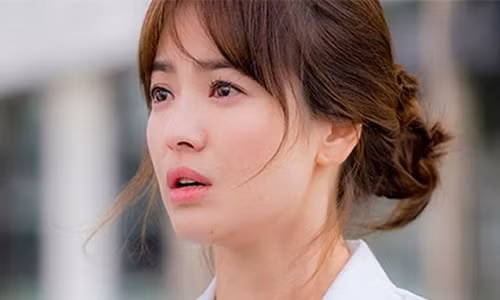 Hóa ra đôi mắt cũng thay đổi, cũng biết “buồn” như những câu chuyện đớn đau mà tôi từng trải qua. Ảnh minh họa.