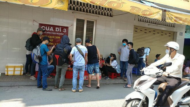 Mam cua Di Ba dan Sai Gon tranh nhau mua bat ngo e am-Hinh-2