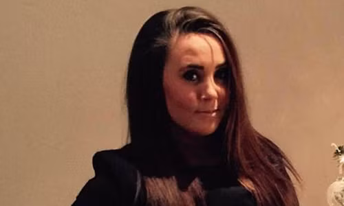 Hình ảnh Sydnie-Blu Macfarlane, 28 tuổi.