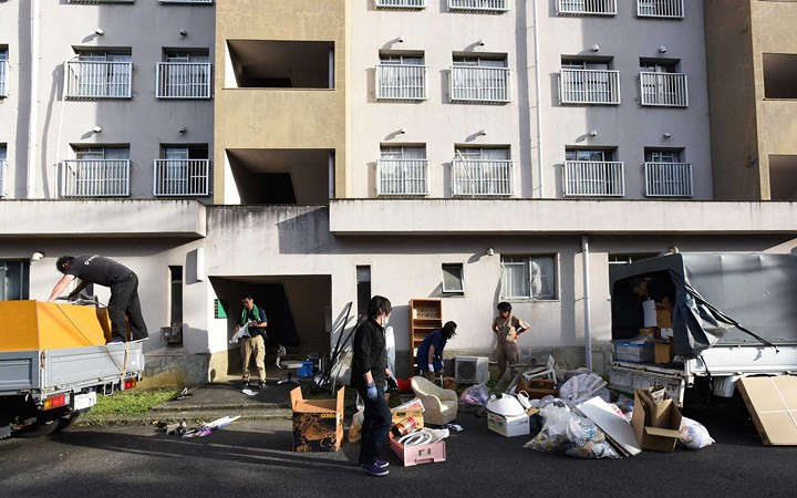 Sự cạnh tranh trong lĩnh vực dọn đồ ở Nhật Bản ngày càng gay gắt khiến các công ty luôn phải nỗ lực hết mình để phục vụ khách.