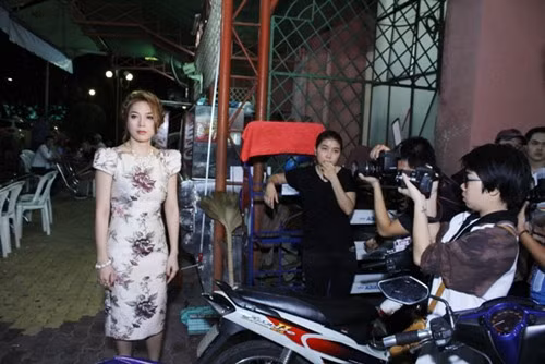 My Tam phan ung bat ngo khi bi fan nam 