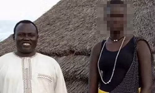 Gia dinh cong khai ban dau gia con gai con trinh tren Facebook