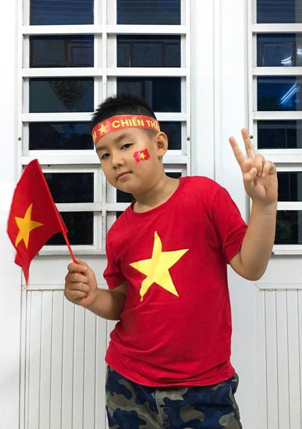 Được biết, sau khi ly hôn, Lê Phương giành quyền nuôi con một mình và chồng cũ Quách Ngọc Ngoan không chu cấp tiền hay hỗ trợ gì. Do đặc thù công việc ở Sài Gòn phải di chuyển liên tục nên Lê Phương để con cho ông bà ngoại ở quê tiện chăm sóc, cô gửi tiền đều đặn về cho bố mẹ và thỉnh thoảng về thăm Cà Pháo những lúc rảnh.