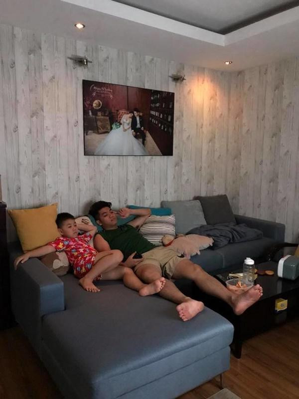 Lê Phương thường xuyên khoe ảnh căn hộ mới khang trang trên trang cá nhân.