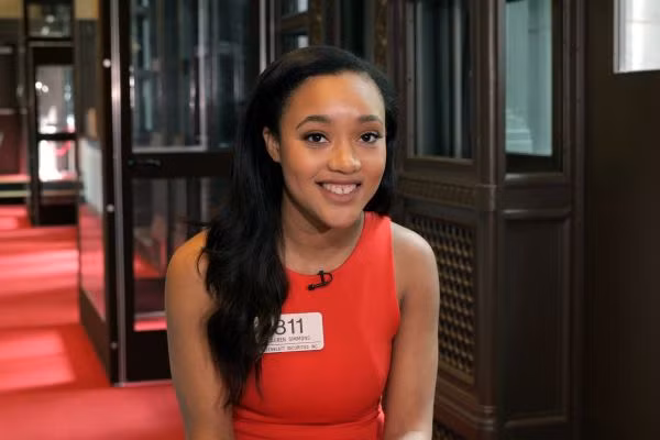 Simmons cho rằng môi trường đối với phụ nữ vẫn chưa thay đổi trong nhiều khía cạnh - và nó phải thay đổi ngay bây giờ.