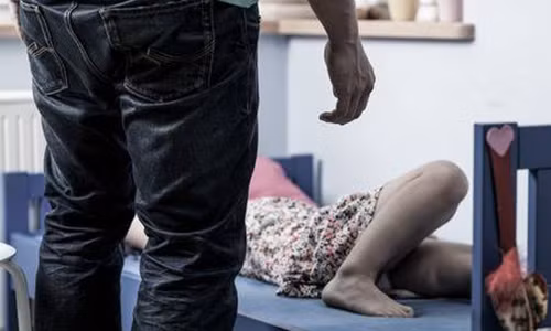 Cô gái thoát khỏi yêu râu xanh chỉ vì nói câu này trước khi "hành sự" Co gai thoat khoi yeu rau xanh chi vi noi cau nay truoc khi