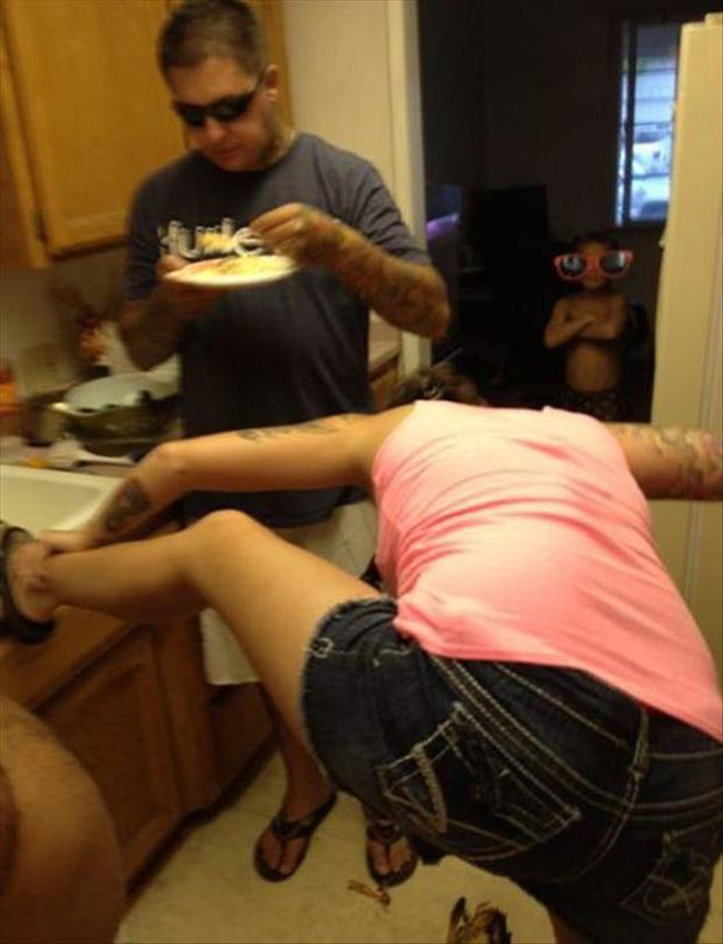 Ai mới là người "truất" nhất trong bức ảnh này.