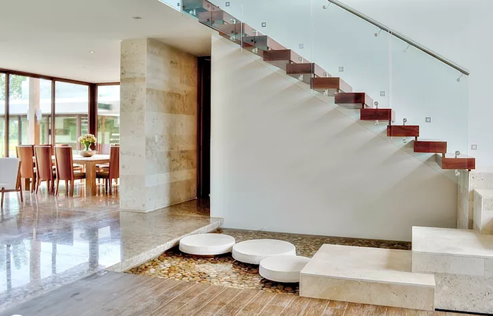 10. Tạo một vườn zen thiền định phong cách Nhật Bản dưới cầu thang Bạn có thể mang đến một môi trường thanh bình, nhiều năng lượng tích cực trong căn nhà của bạn bằng cách tạo ra một khu vườn zen thiền định đơn giản dưới chân cầu thang.