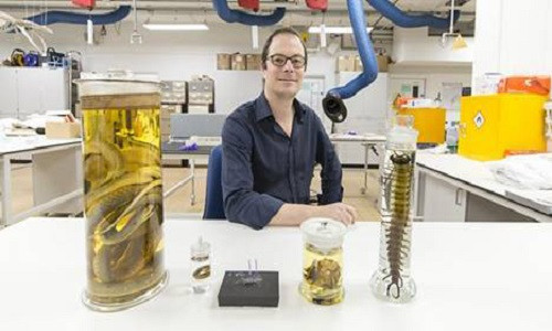 Ronadl Jenner và bộ sưu tập "quái vật" khủng của ông.