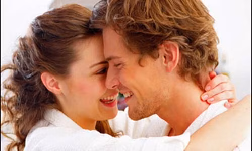 Có một số dấu hiệu nhận biết chàng trai lần đầu 'yêu' - Ảnh minh họa: Internet