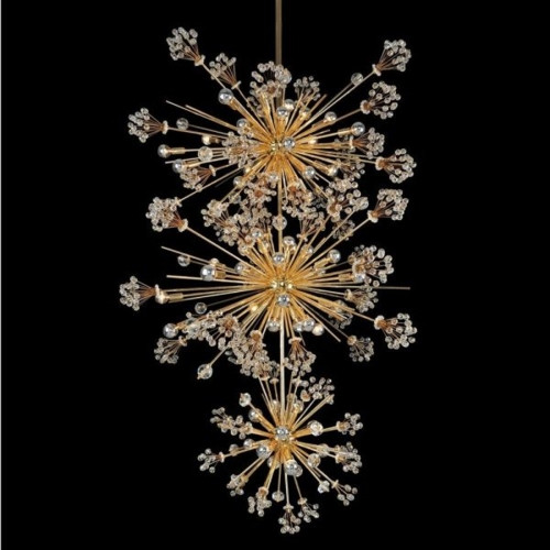 Đèn chòm sao 3 tầng lấy ý tưởng từ bóng đèn của nhà hát lớn Metropolitan Center (Mỹ).