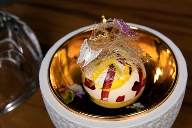 Món kem được làm từ những nguyên liệu đắt tiền.