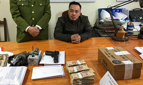 Nguyễn Đức Minh cướp hơn 1 tỷ đồng khi bảo vệ phòng giao dịch Dĩnh Kế thuộc chi nhánh Ngân hàng NN&PTNT Bắc Giang “đi vắng”.