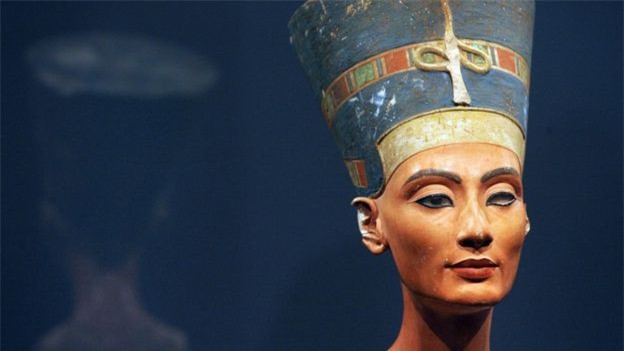 Bức tượng bán thân của Hoàng hậu Nefertiti. Ảnh: AFP