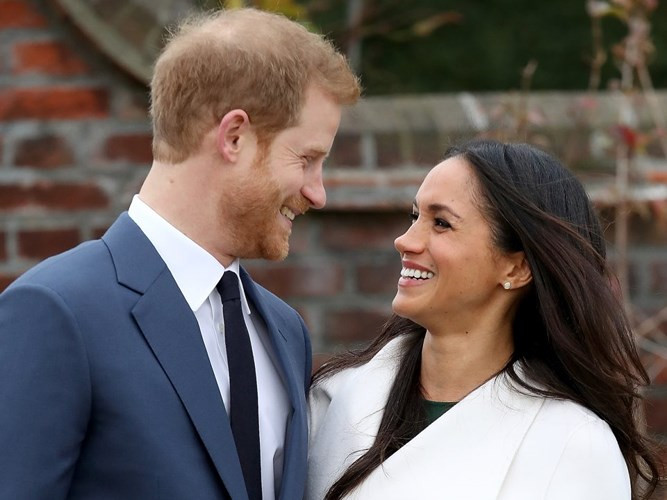Đám cưới của Hoàng tử Harry và Meghan Markle đang là tâm điểm của mọi chú ý. Một trong số đó là liệu Công chúa Hoàng gia tương lai của xứ Wales sẽ đeo chiếc vương miện như thế nào.