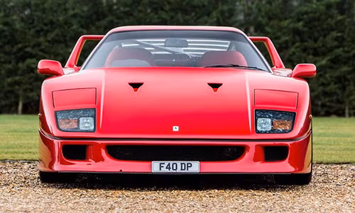 Siêu xe Ferrari F40.