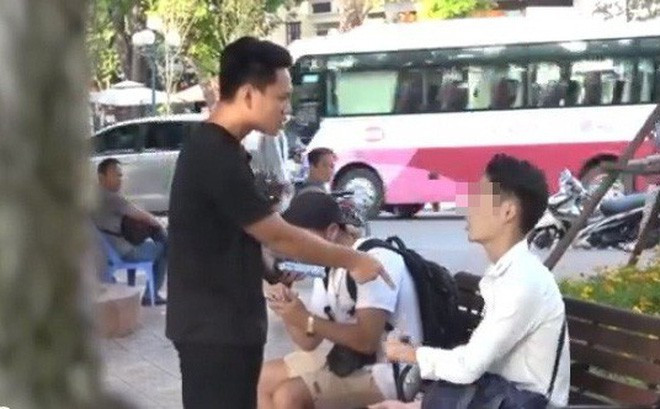 Dan dung canh vu oan an cap dien thoai, nhom ban tre nhan chi trich