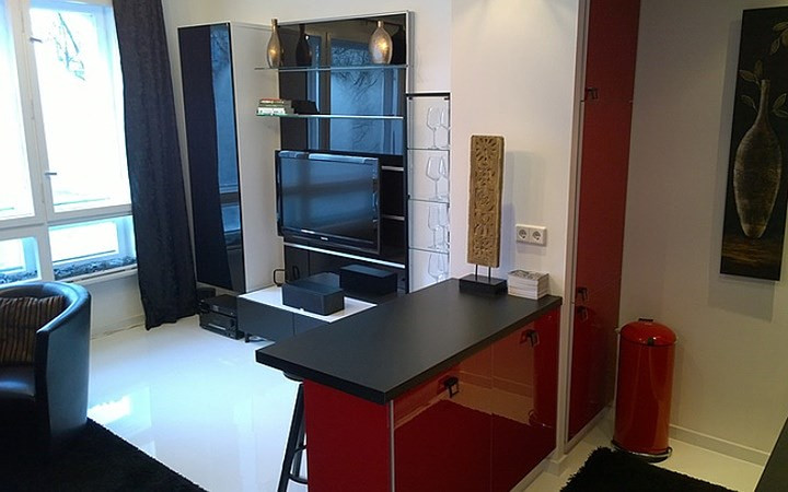 Ấn tượng đầu tiên khi bước vào căn hộ là phong cách Italy thanh lịch, với không gian thư giãn hoàn hảo để tái tạo năng lượng sau mỗi ngày làm việc mệt nhọc.