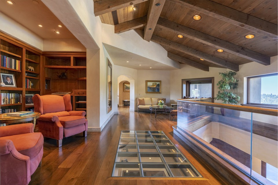 Nội thất căn nhà mang phong cách mộc mạc, truyền thống.