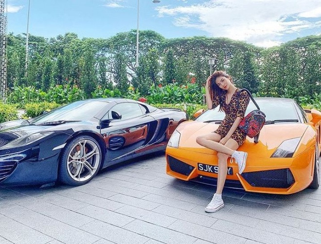 Sau khi kết hôn với ông xã doanh nhân Tuấn John - cháu trai của bà Tư Hường từng là nữ doanh nhân tiếng tăm của Việt Nam, Lan Khuê thường cập nhật những hình ảnh về một cuộc sống hạnh phúc, dư dả, giàu sang đáng ghen tị. Sau khi về sống chung một nhà với chồng doanh nhân, cô cũng hạn chế tham gia các sự kiện của showbiz và tập trung chăm lo cho gia đình nhiều hơn.