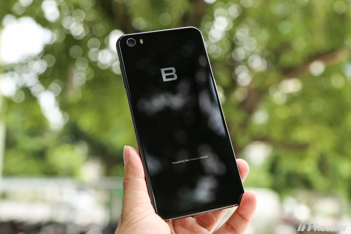 Bphone phải đối mặt với khó khăn lớn nhất là tiêu chuẩn kép.