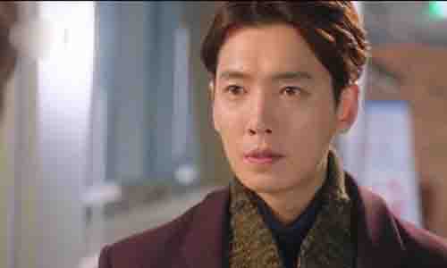 Tuy không bắt được quả tang nhưng vợ đã vô tình đọc được những dòng tin nhắn đường mật của Khanh dành cho bồ trẻ. (Ảnh minh hoạ)