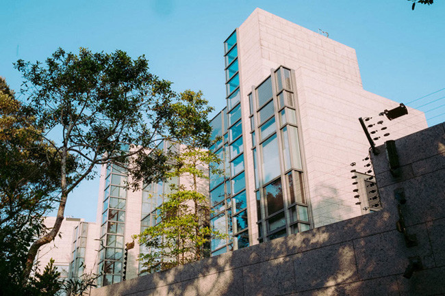 Khu phố này liên tục phá vỡ kỷ lục về bất động sản đắt nhất thế giới. Ở một số thời điểm, đường Pollock, đường Barker và đường Severn tại The Peak được mệnh danh là những con đường đắt giá nhất hành tinh. Ảnh: BI.