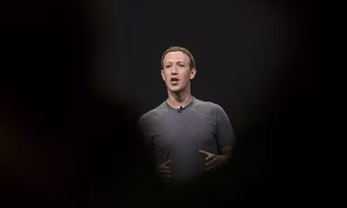 Zuckerberg chịu nhiều chỉ trích vì bê bối “bán đứng” người dùng. (Nguồn: Techcrunch)