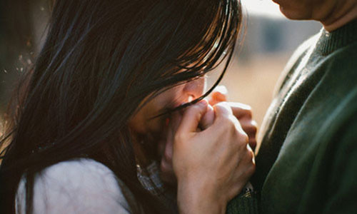 Bi kip cho 7 ngay hen ho dau tien khien doi phuong 