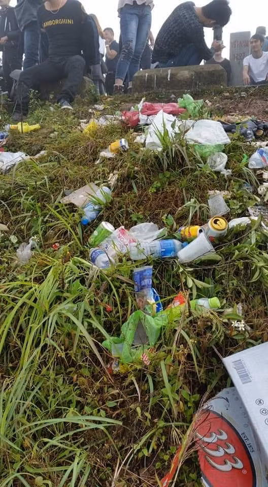 Buc xuc phuot thu xa rac 