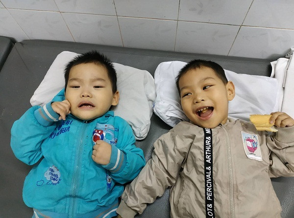 Canh khon cung cua gia dinh ngheo co hai con bi bai nao