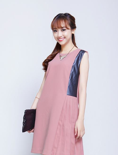 Váy đầm dự tiệc cưới dáng suông Là một trong những kiểu váy cho người béo bụng, hông to, váy đầm dáng suông cũng là loại váy được nhiều chị em ưu ái chọn lựa mỗi khi đi đám cưới. Khi diện đầm dáng suông, bạn có thể thỏa sức chọn lựa kiểu dáng, màu sắc.