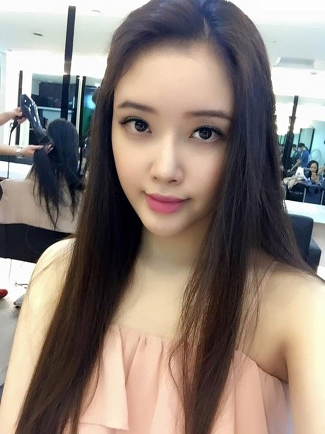 Qua thời gian, nhan sắc của Ngọc Phượng đã thay đổi nhiều nhờ vào cách chăm sóc da và trang điểm. Cô gái sinh năm 1993 giờ đây sở hữu nước da trắng nõn. Chiều cao là lợi thế giúp Ngọc Phượng ăn hình trong những bức ảnh bikini.