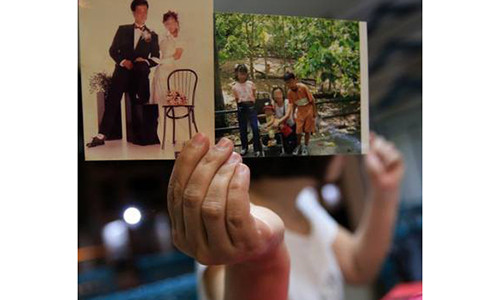 Bà Gao chia sẻ bức ảnh cười và ảnh chụp cùng các con.