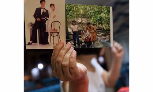 Bà Gao chia sẻ bức ảnh cười và ảnh chụp cùng các con.