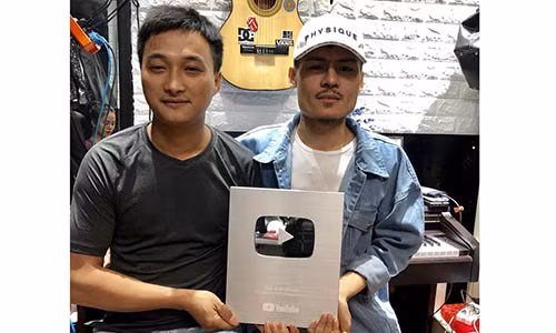 Chua het scandal, Hoa Vinh lai bi to vong on boi nghia