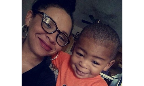 Phát hiện đám cháy, bé DJ đã hét lên gọi mẹ nên mới kịp thời cứu mạng mẹ và em gái trong biển lửa.