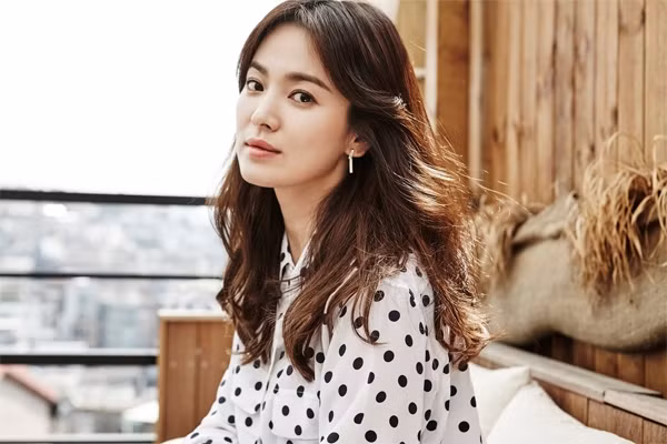 Song Hye Kyo vừa đẹp vừa giàu có nức tiếng.