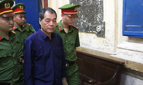 Ông Trầm Bê tại phiên tòa chiều nay 24/7. Ảnh: Tân Châu