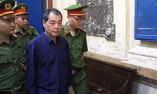 Ông Trầm Bê tại phiên tòa chiều nay 24/7. Ảnh: Tân Châu