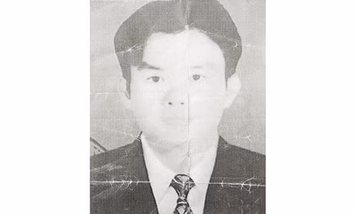 Chân dung Lê Văn Thức trong hồ sơ của cơ quan công an.