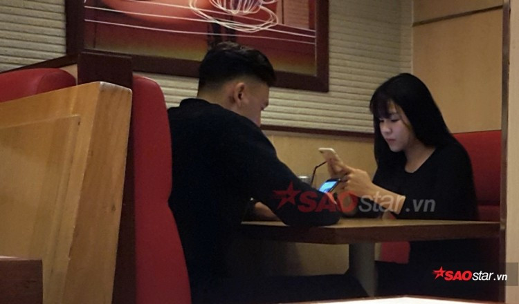 Ban gai Dang Van Lam dap tra thong minh khien anti fan im lang