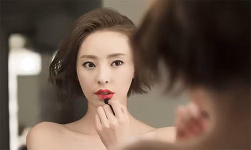 Toi co nen cong lung lam viec tra no 'tinh phi' cho vo tre?