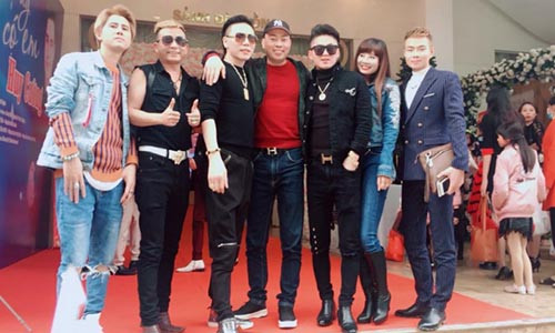 Ca sĩ Châu Việt Cường, Du Thiên, Nam Khang và các ca sĩ khác.